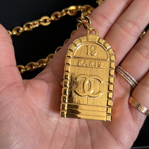 Chanel AUTHENTIC Chain belt - Picture 10 of 17